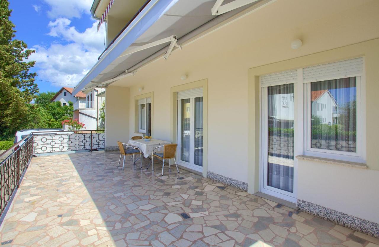 Apartments Jele Malinska Exterior foto
